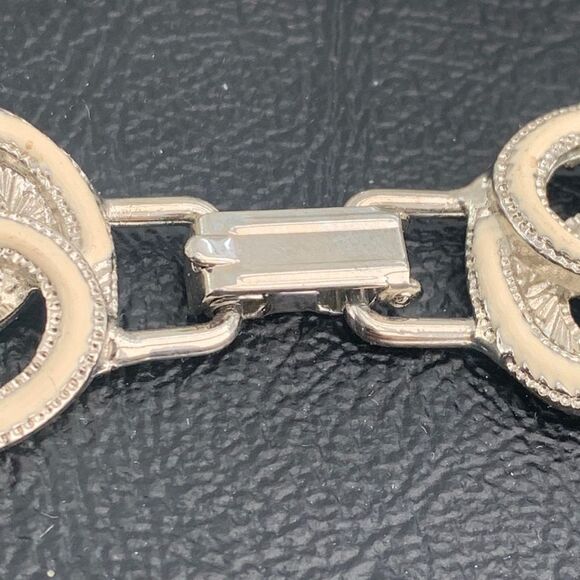 Vintage Eternity Love Knot Necklace – Silver Tone & Enamel Endless Swirl Choker - Picture 7 of 10